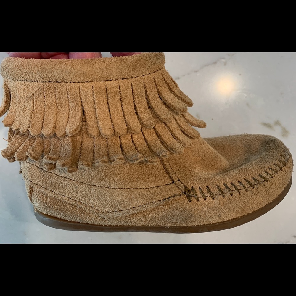 Minnetonka Kids Fringe Boots